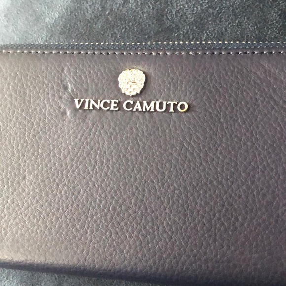 Vince Camuto navy zipper wallet - Picture 2 of 4